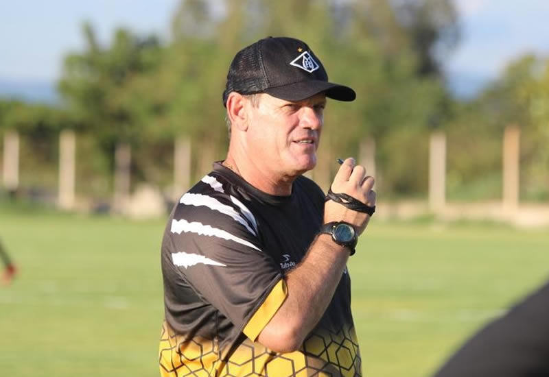 Ito Roque elogia preparação da semana e busca ambiente decisivo para o Mixto