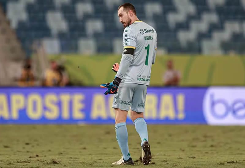 Walter se torna o jogador com mais partidas pelo Cuiabá da História