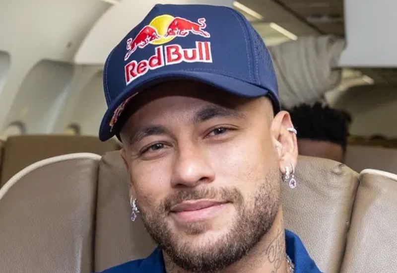 Neymar  relacionado pelo Al Hilal aps mais de um ano fora por leso