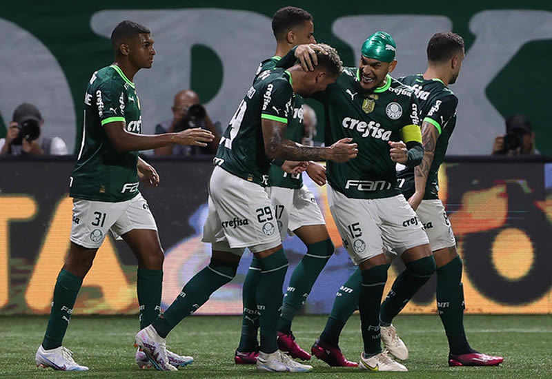 Palmeiras vence Fluminense e se aproxima do 12º Título Brasileiro