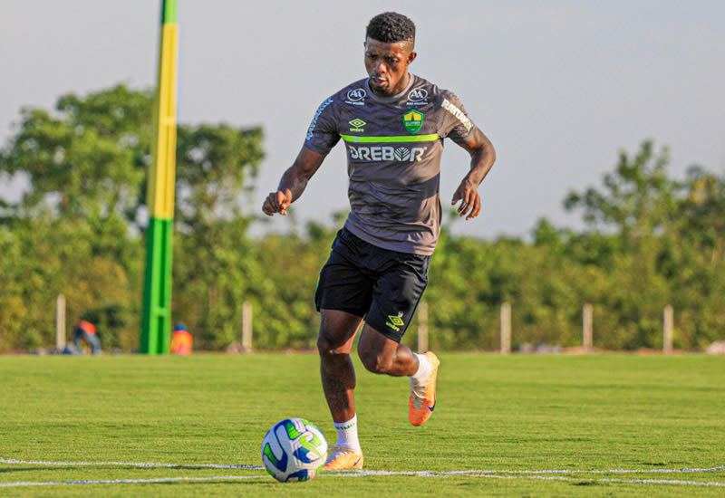 Cuiabá deve anunciar em breve a contratação em definitivo de Jonathan Cafú