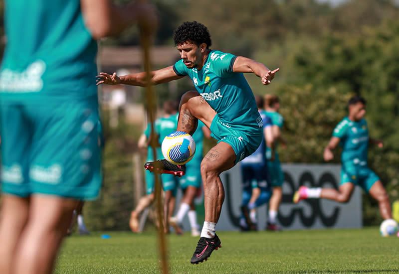 Cuiab treina e se prepara para duelo contra o Cruzeiro em BH