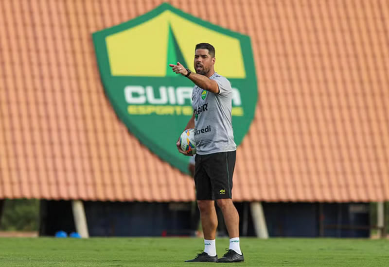 Corinthians paga multa, e António Oliveira é liberado pelo Cuiabá