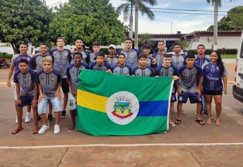 Estudantes da escolinha de futsal municipal brilham no torneio estadual
