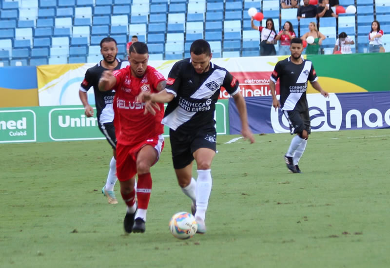 União vence Mixto e abre vantagem para jogo de volta