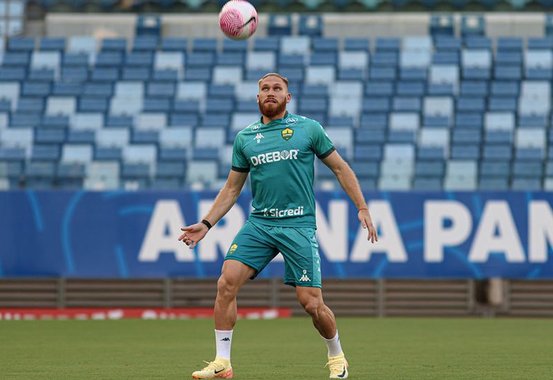 Cuiab recebe o Corinthians em duelo na Arena Pantanal