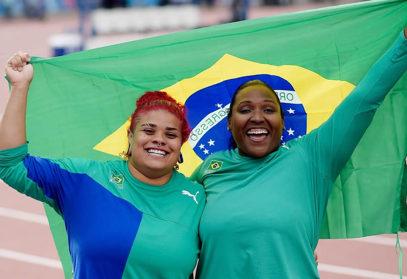 Brasil conquista ouro e prata no lançamento de disco feminino