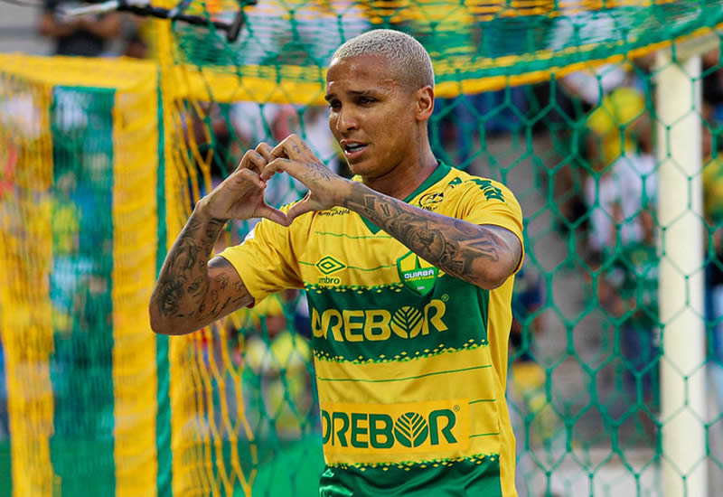 Desfalques Importantes: Deyverson e António Oliveira Fora do Confronto do Cuiabá com o São Paulo