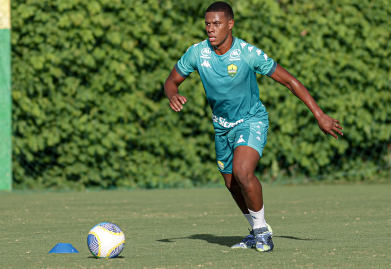 Lucas Eduardo fala sobre acerto com o Cuiabá: 'Uma chance de ouro'