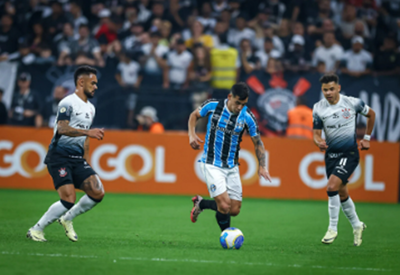 Grêmio e Corinthians empatam em partida recheada de belos gols