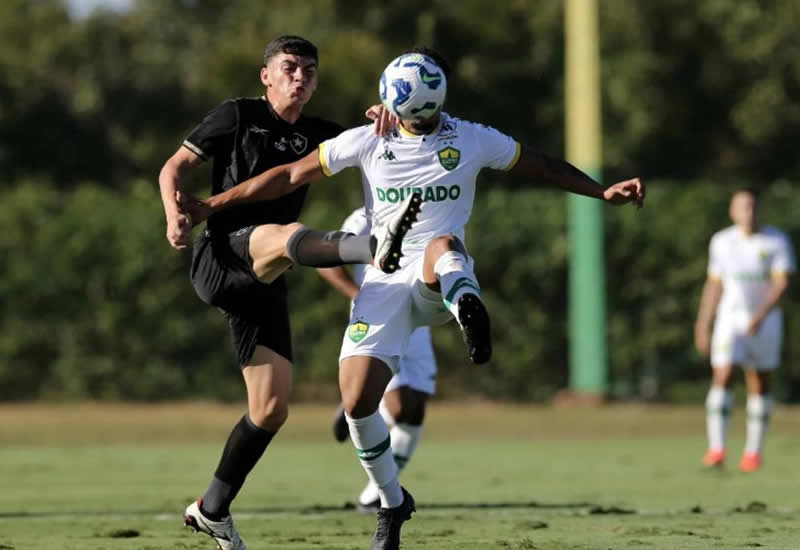 Cuiabá vence Botafogo com facilidade e sai do Z-4 no Brasileirão Sub-20