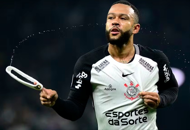 Memphis cobra dívida do Corinthians e ameaça suspender compromissos