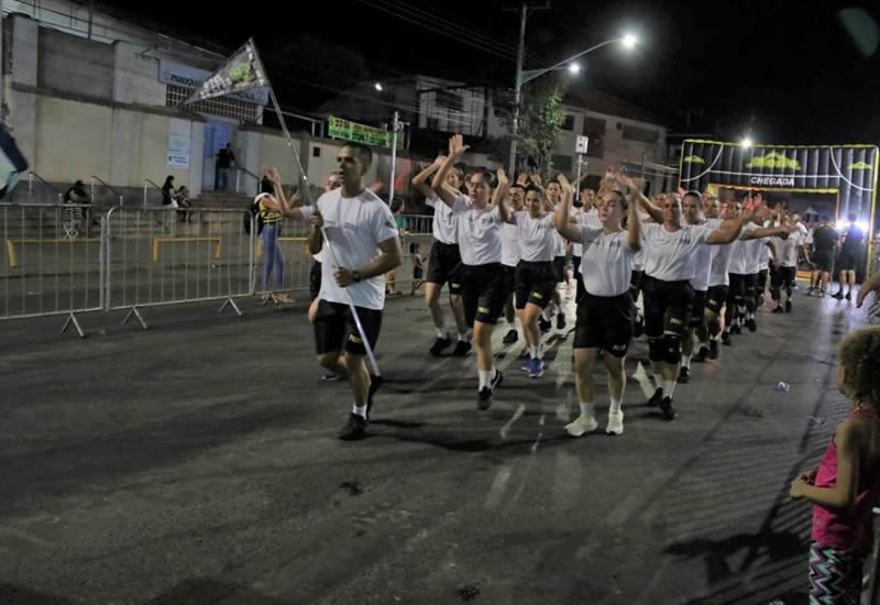 Polícia Militar entrega kits da 3ª Corrida Guardião Centenário em Cuiabá