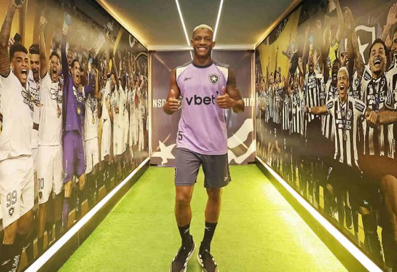 Danilo já está regularizado e pode fazer sua estreia pelo Botafogo