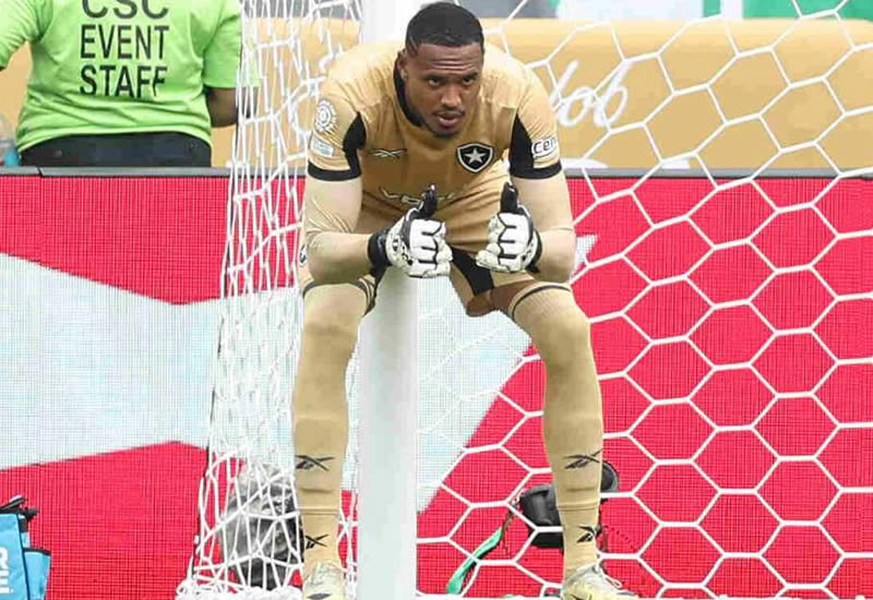 Botafogo mira goleiro Neto, do Bournemouth, como substituto de John