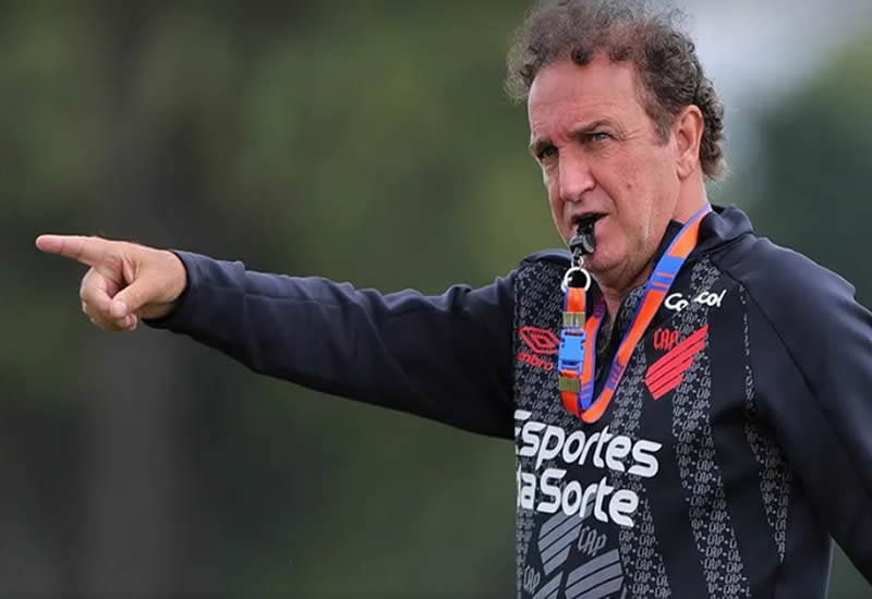 Atlético-MG demite Cuca após má fase e derrota para rival