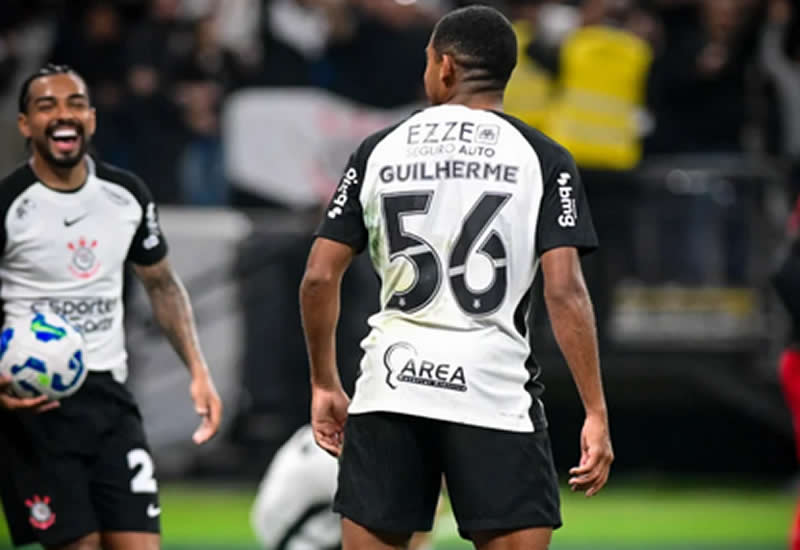 Timão supera o Athletico-PR e avança para a semi da Copa do Brasil