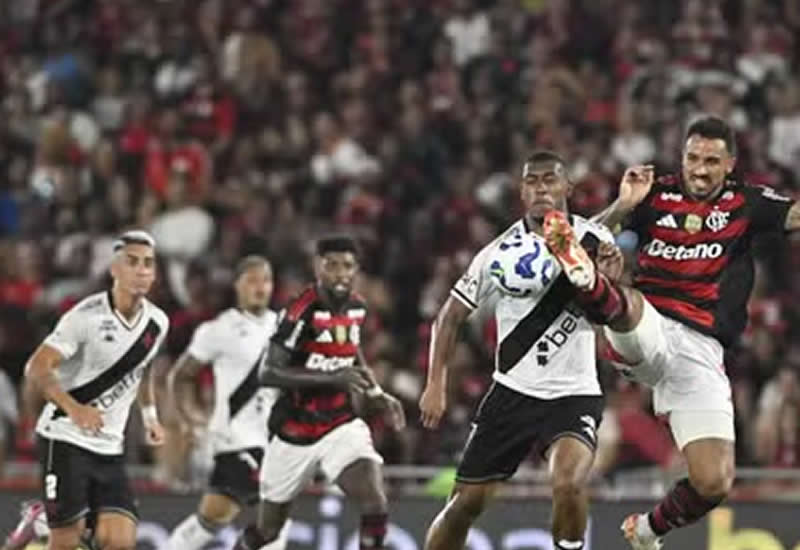 Flamengo e Vasco empatam em clássico agitado no Maracanã