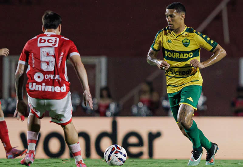 Cuiabá e Vila Nova empatam em duelo movimentado pela Série B
