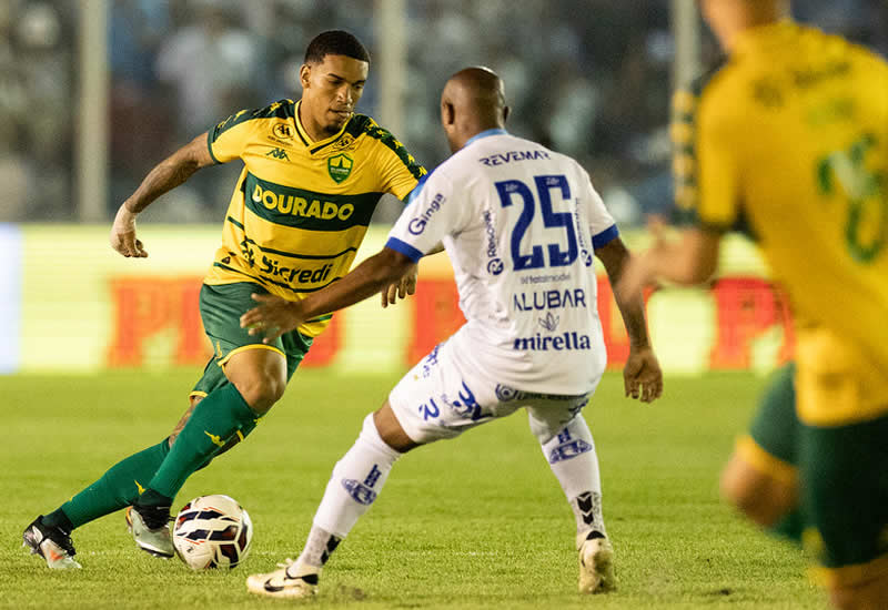 Cuiabá vacila, empata com o Paysandu e desperdiça chance de encostar no G4