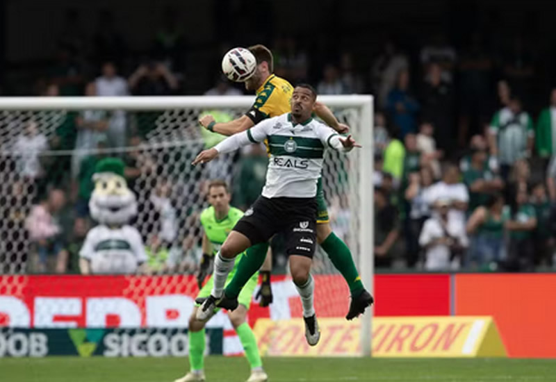 Cuiabá enfrenta o Coritiba na Arena Pantanal