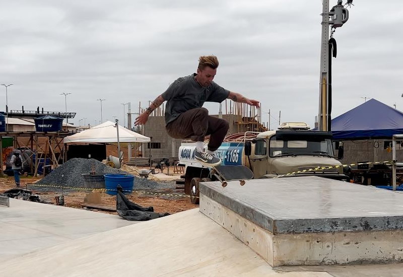 Atletas testam rampas e obstáculos do Skate Park em preparação para torneio oficial