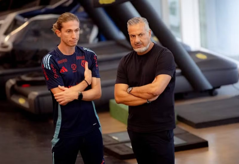 Filipe Luís divulga valores e Flamengo analisa contraproposta para renovar contrato
