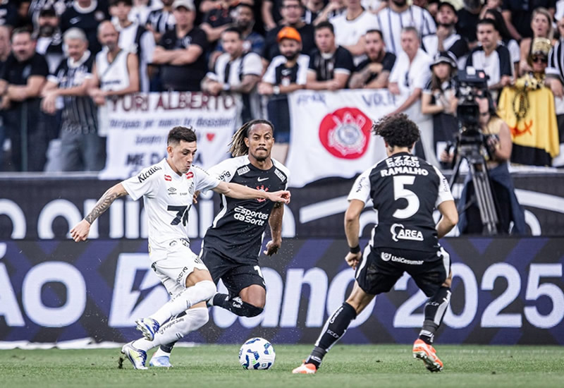 Santos e Corinthians se enfrentam na Vila Belmiro em duelo decisivo do Brasileirão 2025