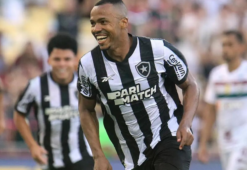 Contra possível pressão, Botafogo vai acompanhar decisões da arbitragem em tempo real no clássico