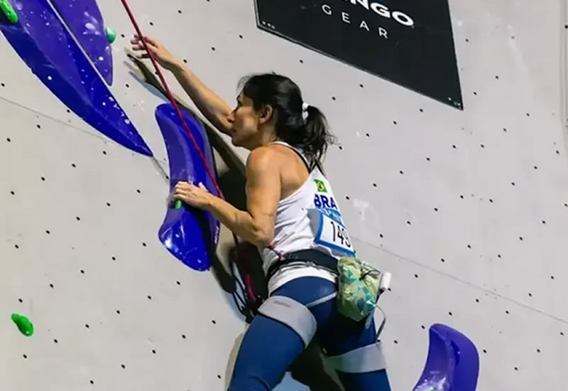 Marina Dias conquista ouro na etapa de Laval da Copa do Mundo de Paraescalada