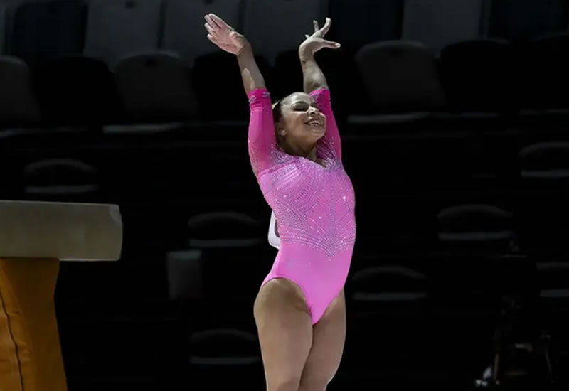 Flávia Saraiva fica em 4º e Brasil encerra Mundial de ginástica sem medalhas