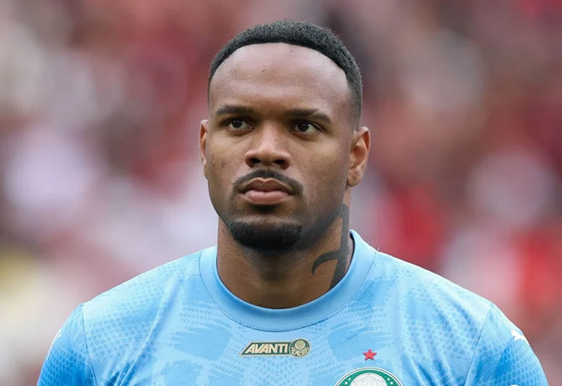 Carlos Miguel tem início difícil no Palmeiras e sofre seis gols em duas partidas