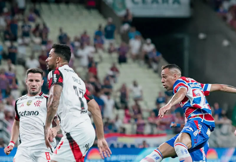 Flamengo é derrotado pelo Fortaleza e deixa liderança do Brasileirão em risco