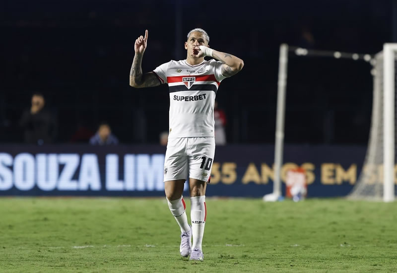 Com gol histórico, Luciano alcança a marca de 100 gols pelo São Paulo