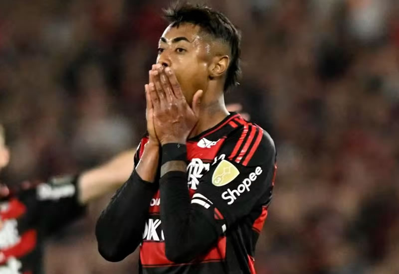 Flamengo sofre com ataque apagado e enfrenta dificuldades na reta final do Brasileirão