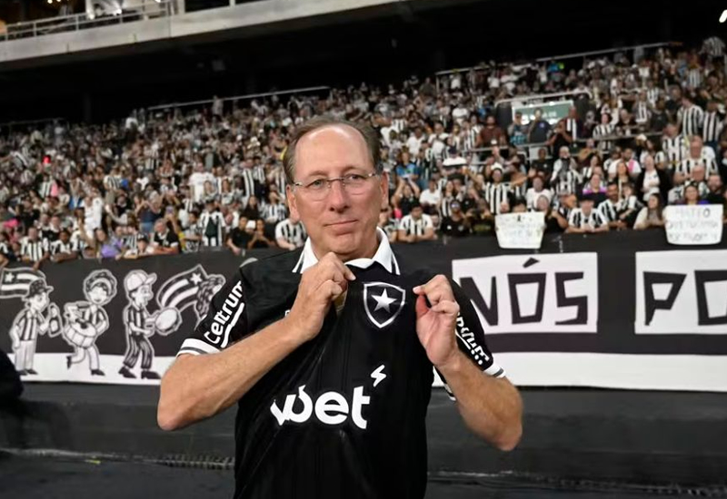 Botafogo traça metas e começa a sondar reforços para 2026