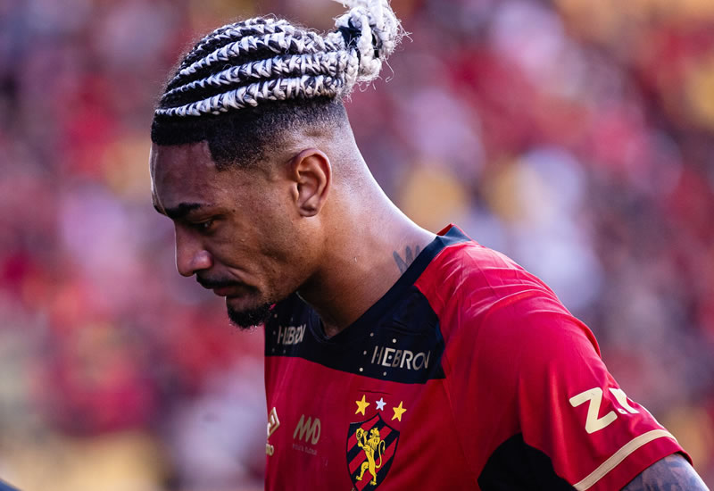 Sport encerra empréstimo de Derik Lacerda após novo episódio de indisciplina