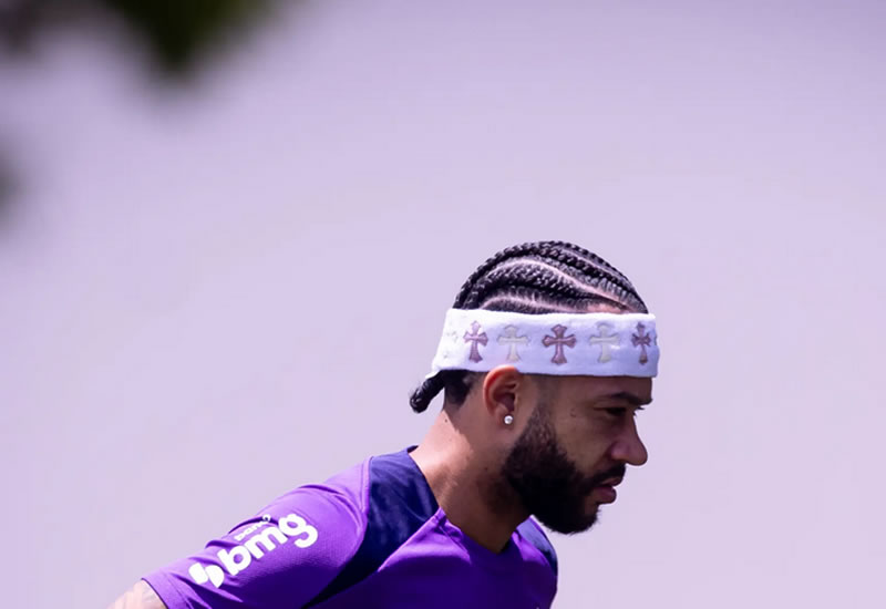 Corinthians tem retorno de Memphis, mas Dorival mantém mistério para o clássico