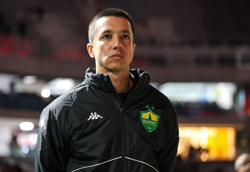 Cuiabá renova com técnico Eduardo Barros para 2026 