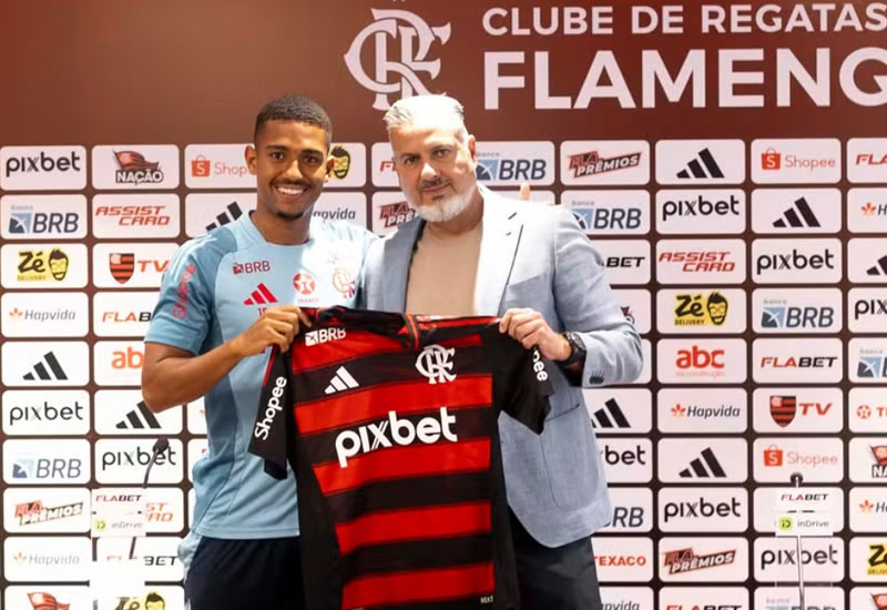 Flamengo avança no mercado nacional e encaminha chegadas de dois reforços para 2026