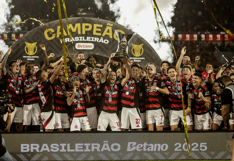 Flamengo alcança Corinthians e Palmeiras em número de títulos na era dos pontos corridos