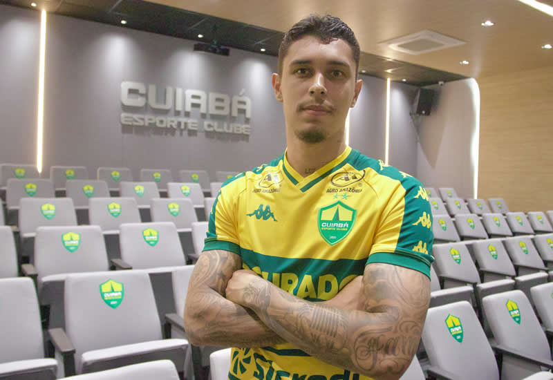 Cuiabá anuncia a contratação do zagueiro Vitor Mendes