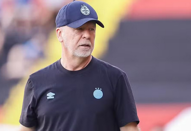 Mano Menezes assume o comando da seleção do Peru