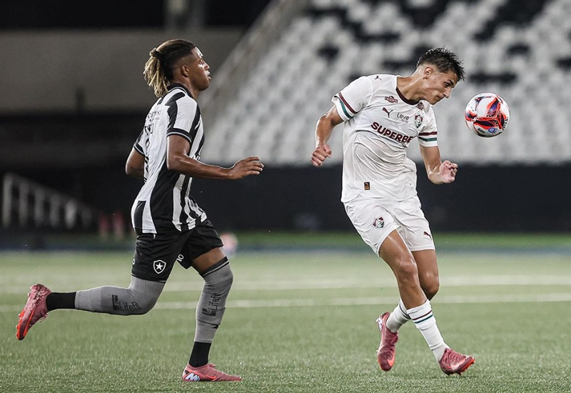 Fluminense bate o Botafogo e assegura classificação às quartas do Carioca