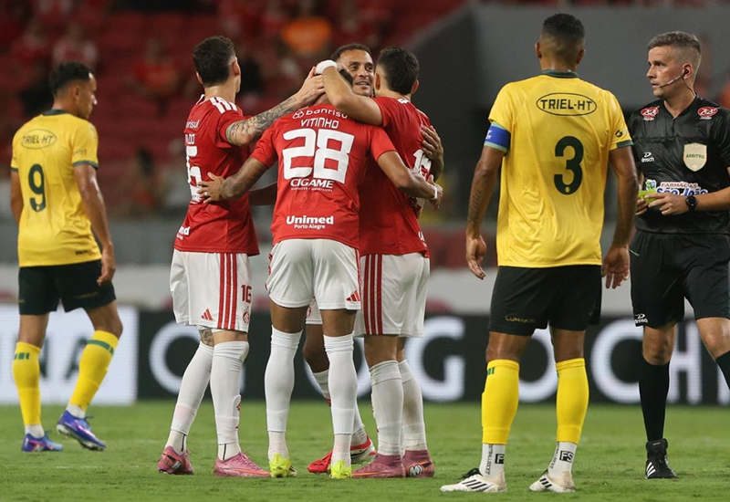 Internacional aplica goleada no Ypiranga e confirma classificação à final do Gaúcho