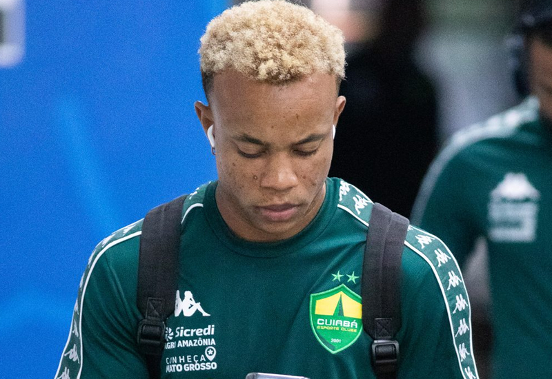 Atacante falta a treino após confusão e pode deixar o Cuiabá