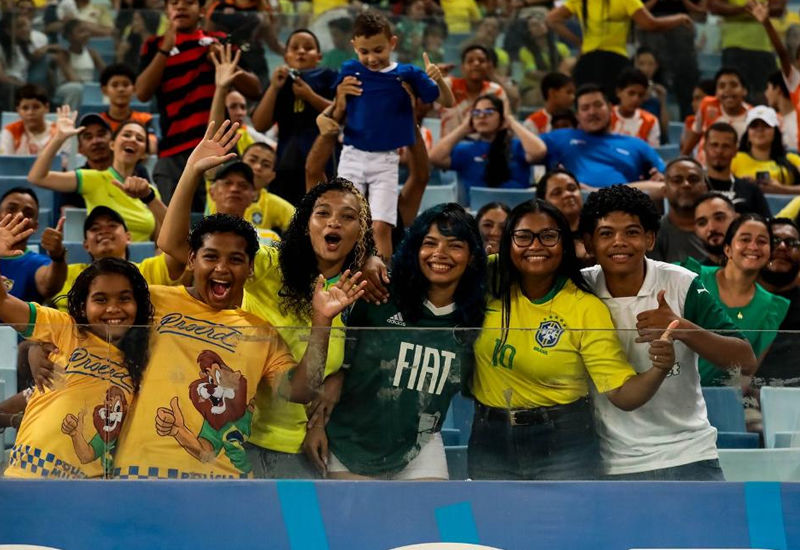 Brasil vence o Canadá diante de 12.956 torcedores na Arena Pantanal