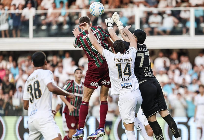 Com virada nos minutos finais, Fluminense bate o Santos por 3 a 2 fora de casa pelo Brasileirão