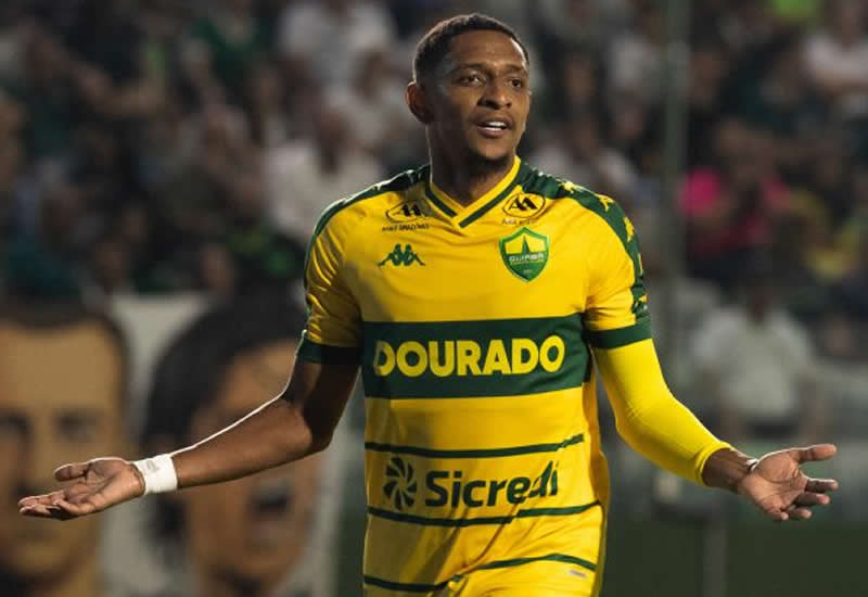 Vitória leva o Cuiabá ao G4 como melhor visitante da Série B