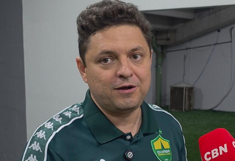 'O futebol brasileiro vive refém dos resultados', diz Cristiano Dresch ao manter confiança em Eduardo Barros